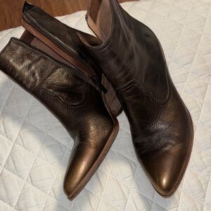FRYE AND CO. Dark Brown Leather Pointed Ankle Booties
